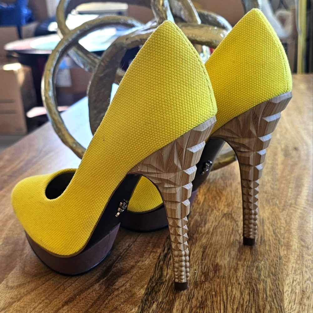 Fun elegant yellow shoes